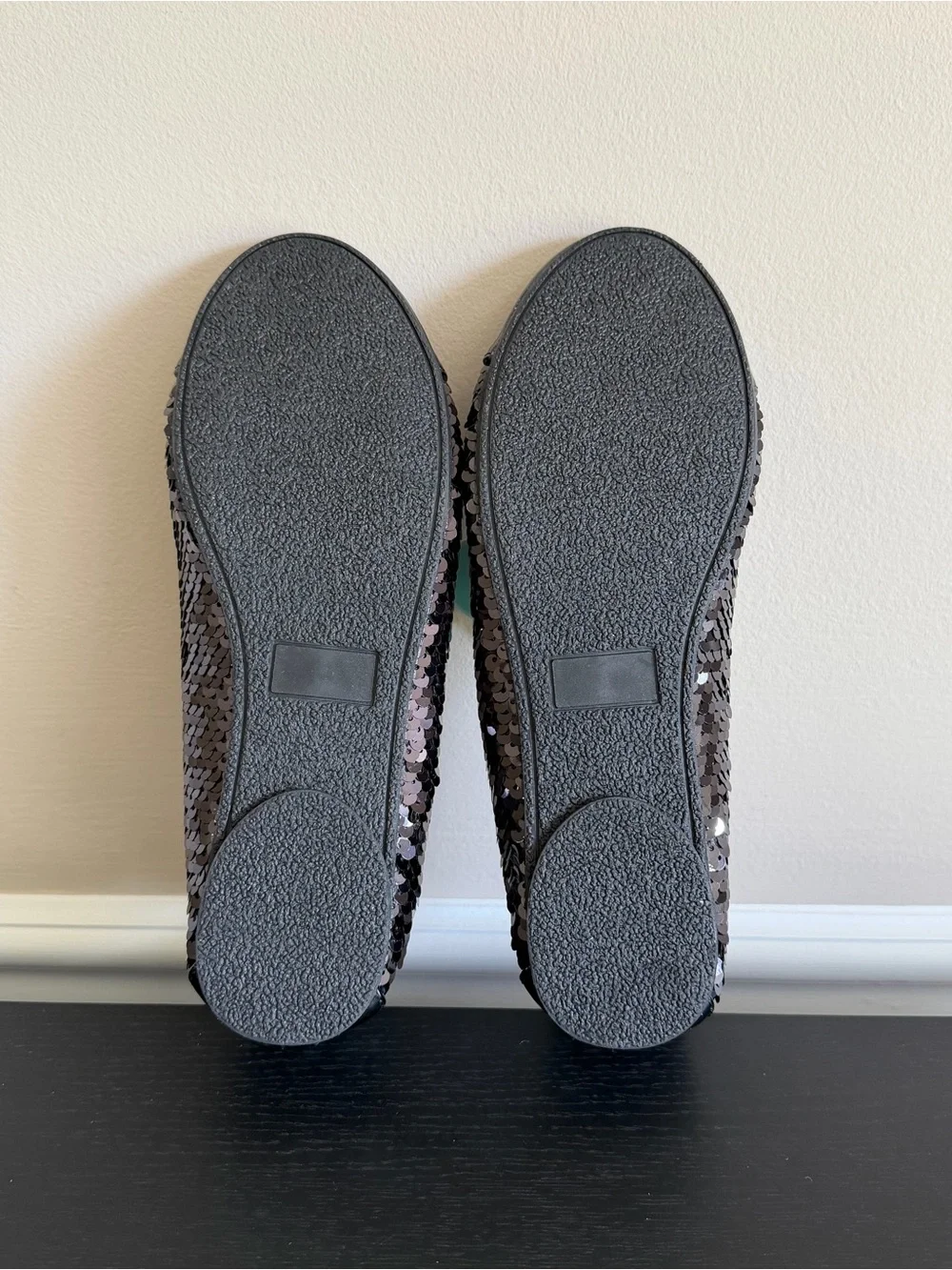 SO Roselyn Girls 5 Ballet Flats Black Silver Reversible Sequins Memory Foam